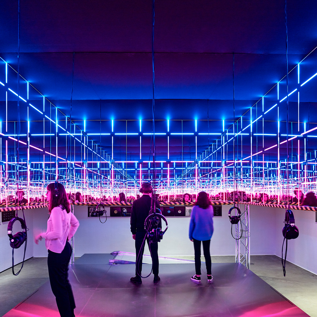 csm_03_Night_Fever_Installation_view_photo_Mark_Niedermann_cropped_224282e842